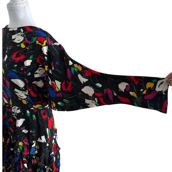 St. Gillian 100% Silk Vintage Ruffle Abstract Flowers I 12 - Picture 7 of 7